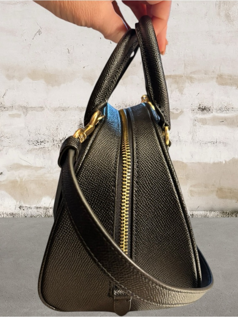 Coach Sydney Satchel in Black NWT - Picture 3 of 9